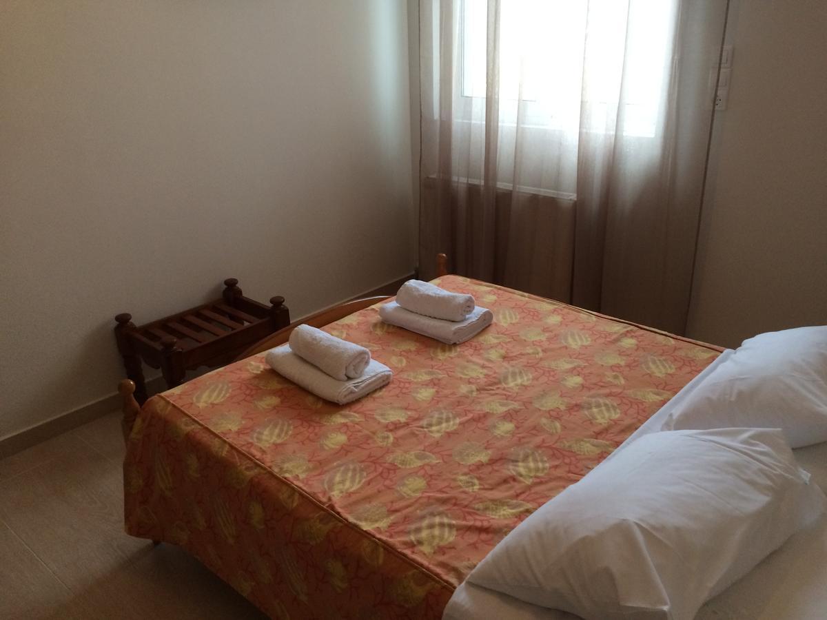 Liza House Villa อาร์เตมีดา ภายนอก รูปภาพ